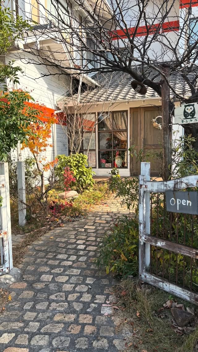 安城のケーキ屋　モントルさんにて
年末年始に特別営業します！

店内カフェやテイクアウトに、
コーヒー豆やコーヒーギフトをご用意しております。
年末年始にちょっといいコーヒーを
ゲイシャもありますよ〜♪

今年最後のカフェでおしゃべりや
忙しい大掃除の息抜きに

皆様のご来店を心よりお待ちしております！

営業日　12/28(日)、29(月)、30(火)、1/4(日)
営業時間　12:00-17:00

⭐︎一杯ずつハンドドリップでお出しするため、
ご提供までに少々お時間を頂きます。

#スペシャルティコーヒー専門店 
#スペシャルティコーヒー 
#コーヒー豆 
#コーヒーギフト
#自家焙煎 
#愛知 
#刈谷 
#安城
#カフェ
#年末年始
#ケーキ屋
#ケーキ